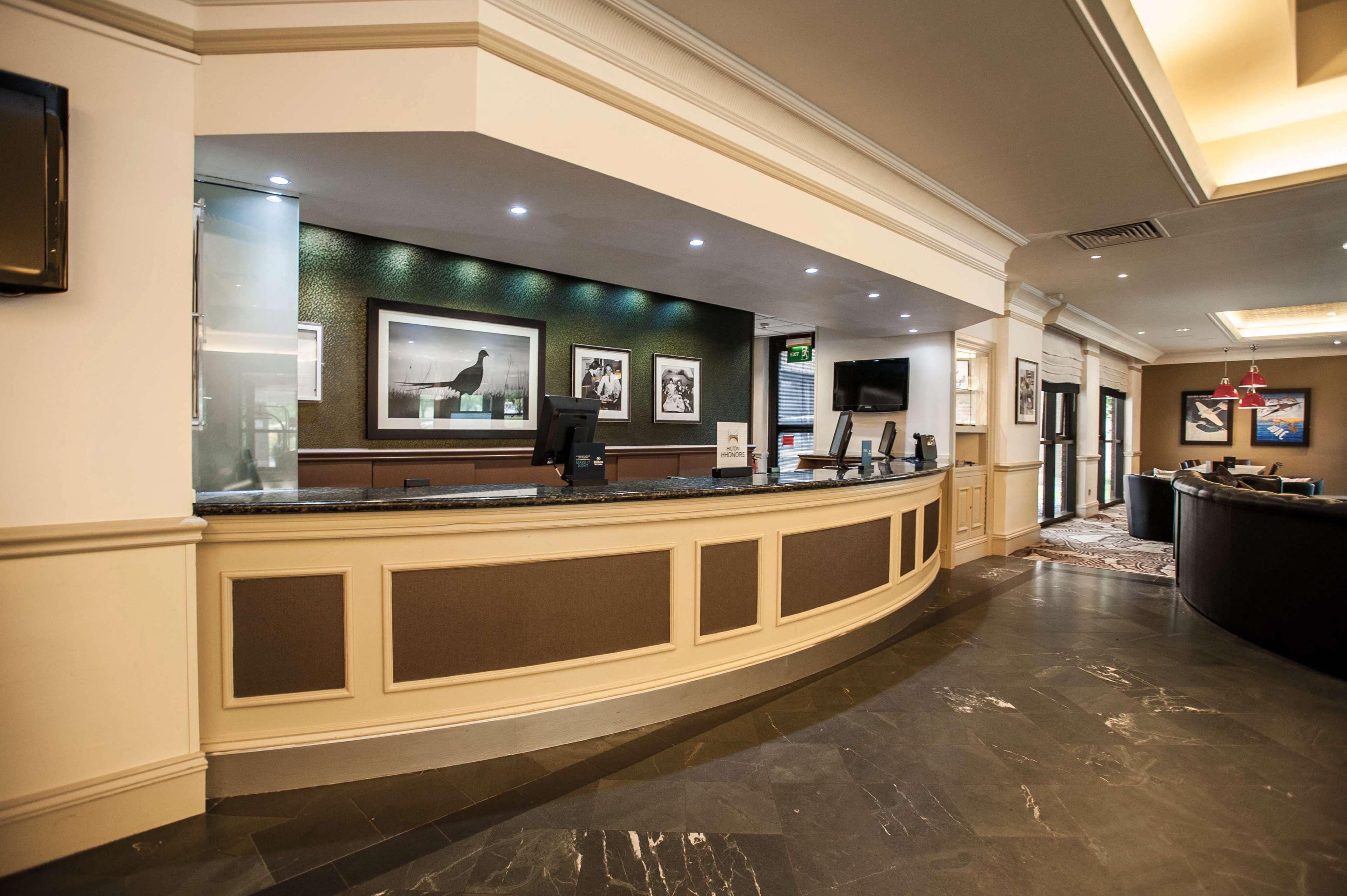 Doubletree By Hilton Edinburgh Airport Hotel Инглистън Екстериор снимка