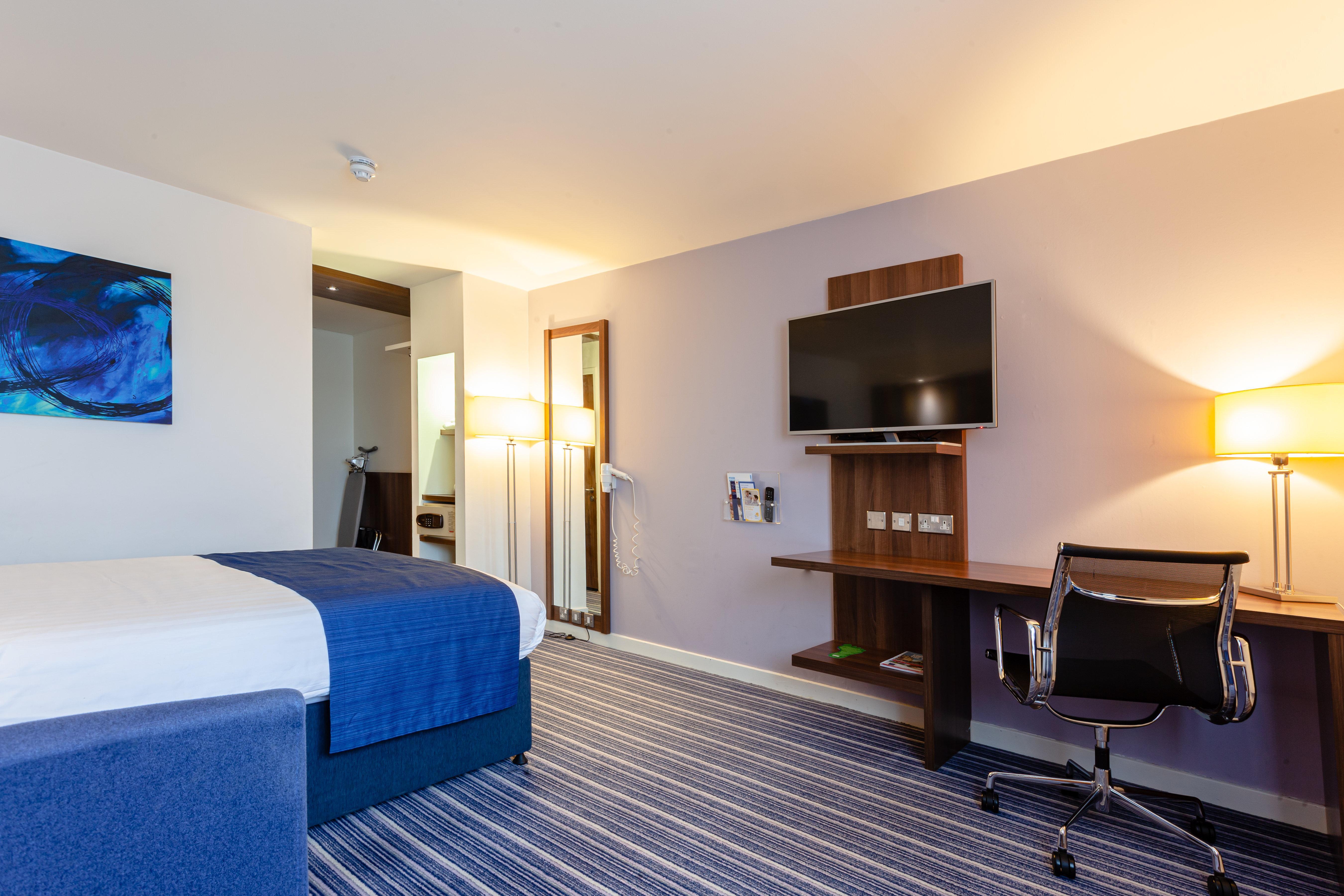 Doubletree By Hilton Edinburgh Airport Hotel Инглистън Екстериор снимка